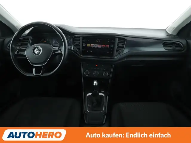 Volkswagen T-Roc view 12