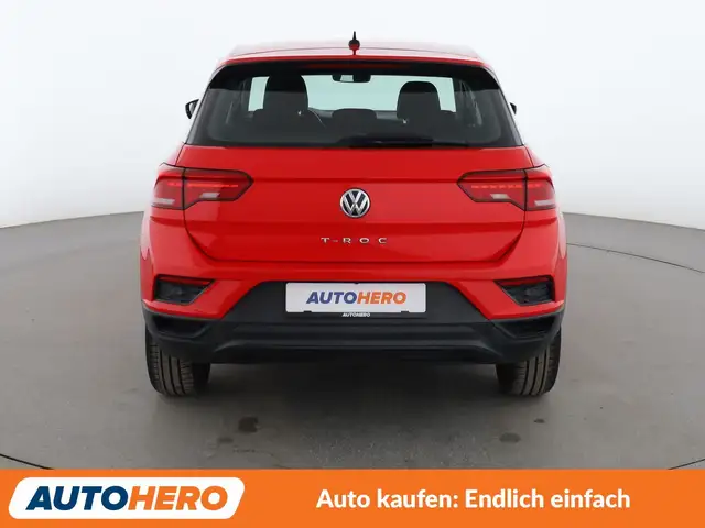 Volkswagen T-Roc view 5