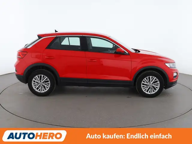 Volkswagen T-Roc view 7