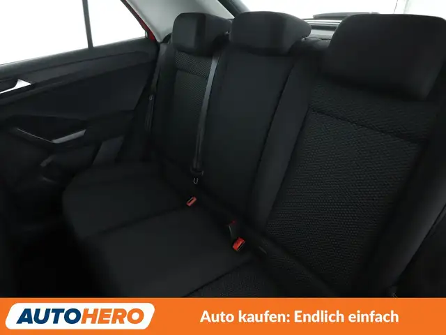 Volkswagen T-Roc view 14