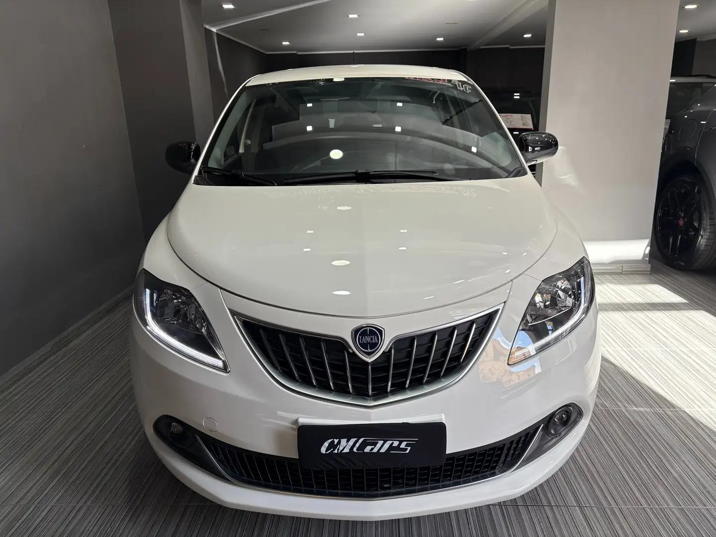 Lancia Ypsilon 1.0 Hybrid 70cv Platino ITALIANA FULL Blanc - 2
