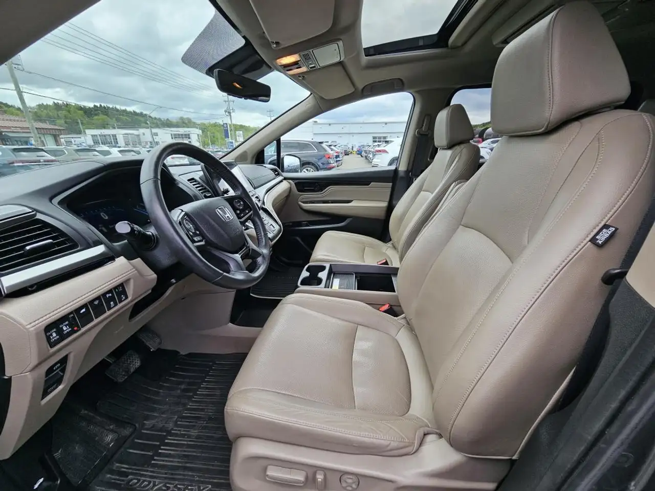 Honda Odyssey снимка Honda Odyssey