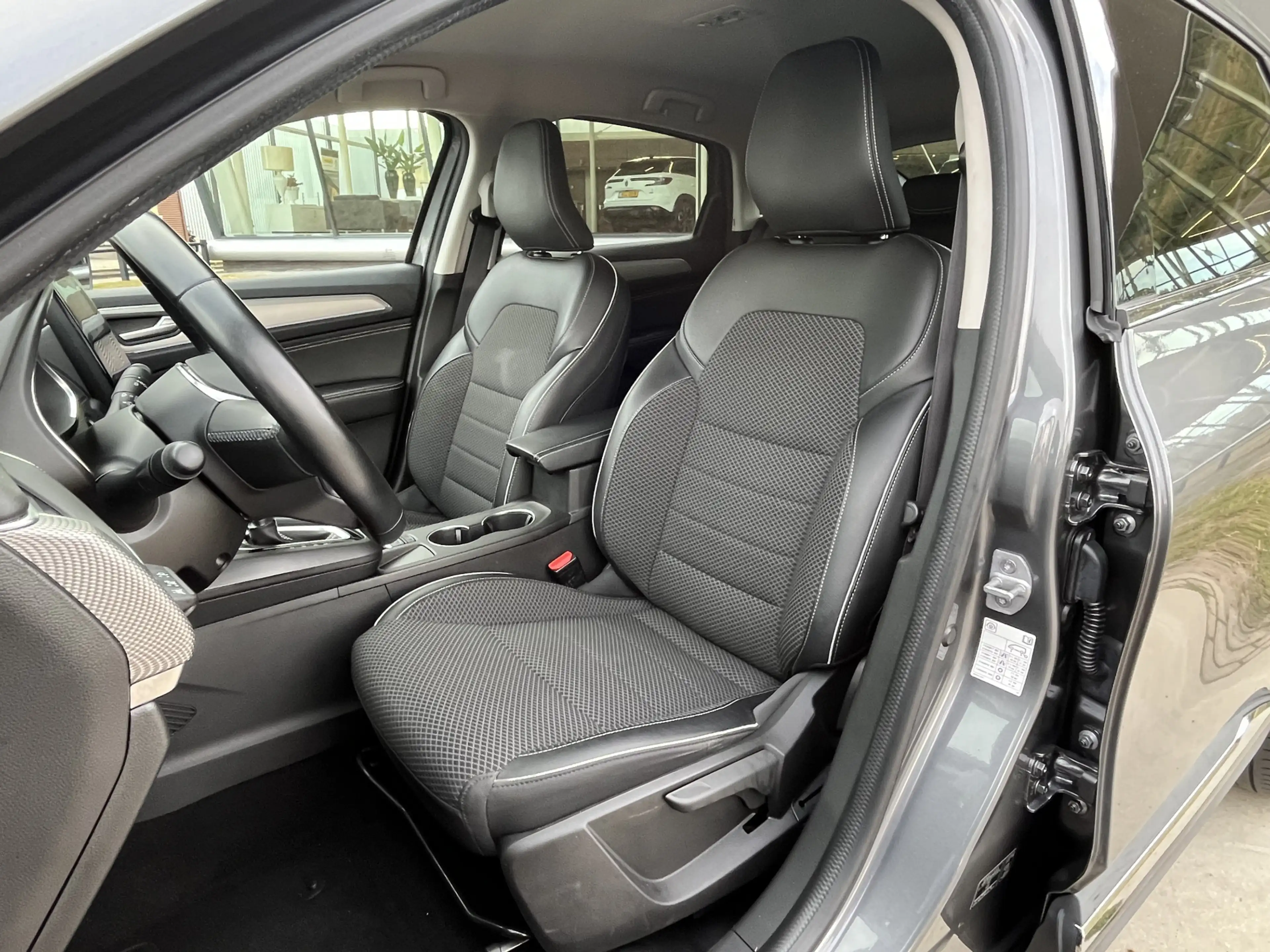 Renault Arkana 1.6 E-Tech Hybrid 145PK Intens / Trekhaak / Parkee — photo 13