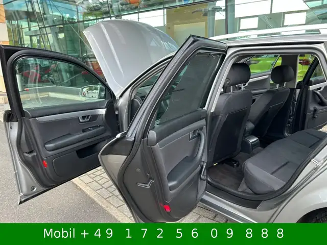 Audi A4 Avant view 10