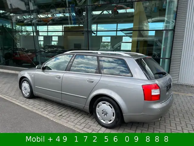 Audi A4 Avant view 2