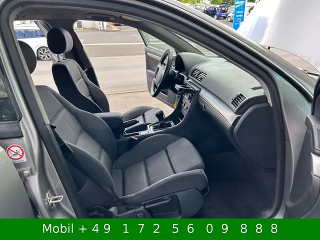 Audi A4 Avant view 11