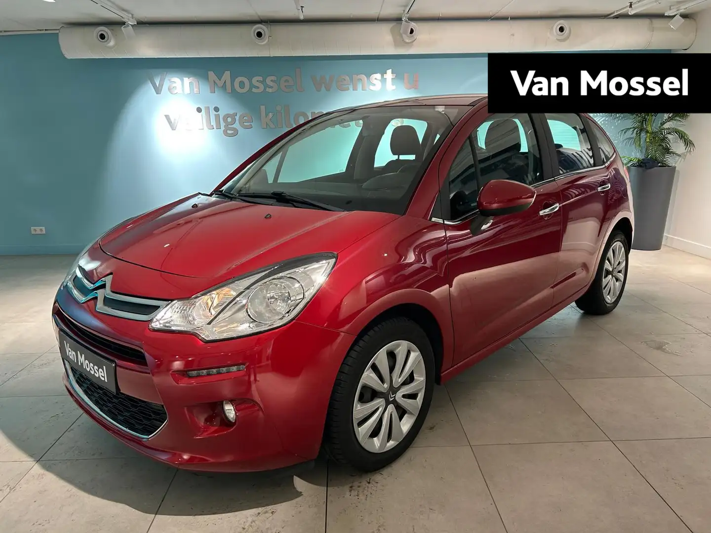 Citroen C3 1.2 PureTech Collection 1e eigenaar | unieke kilom Rood - 1