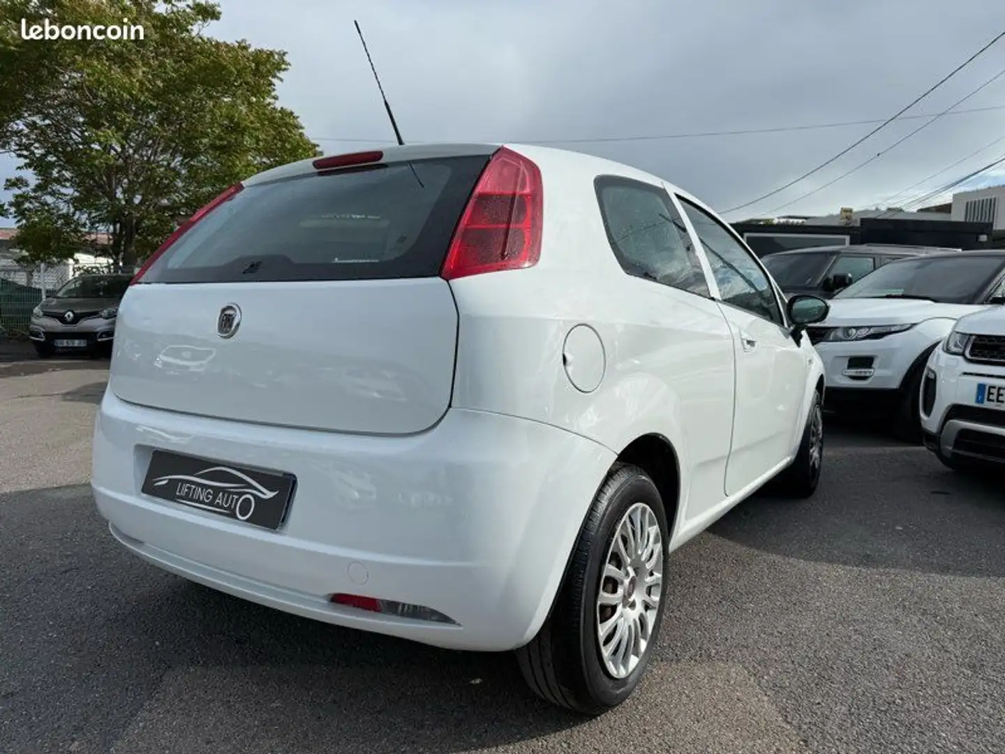 Fiat Grande Punto 1.2 69 chevaux Blanc - 2