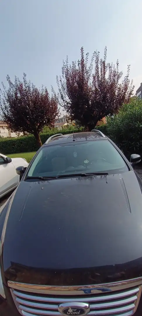 Ford Mondeo SW 2.0 tdci Ghia dpf - 2