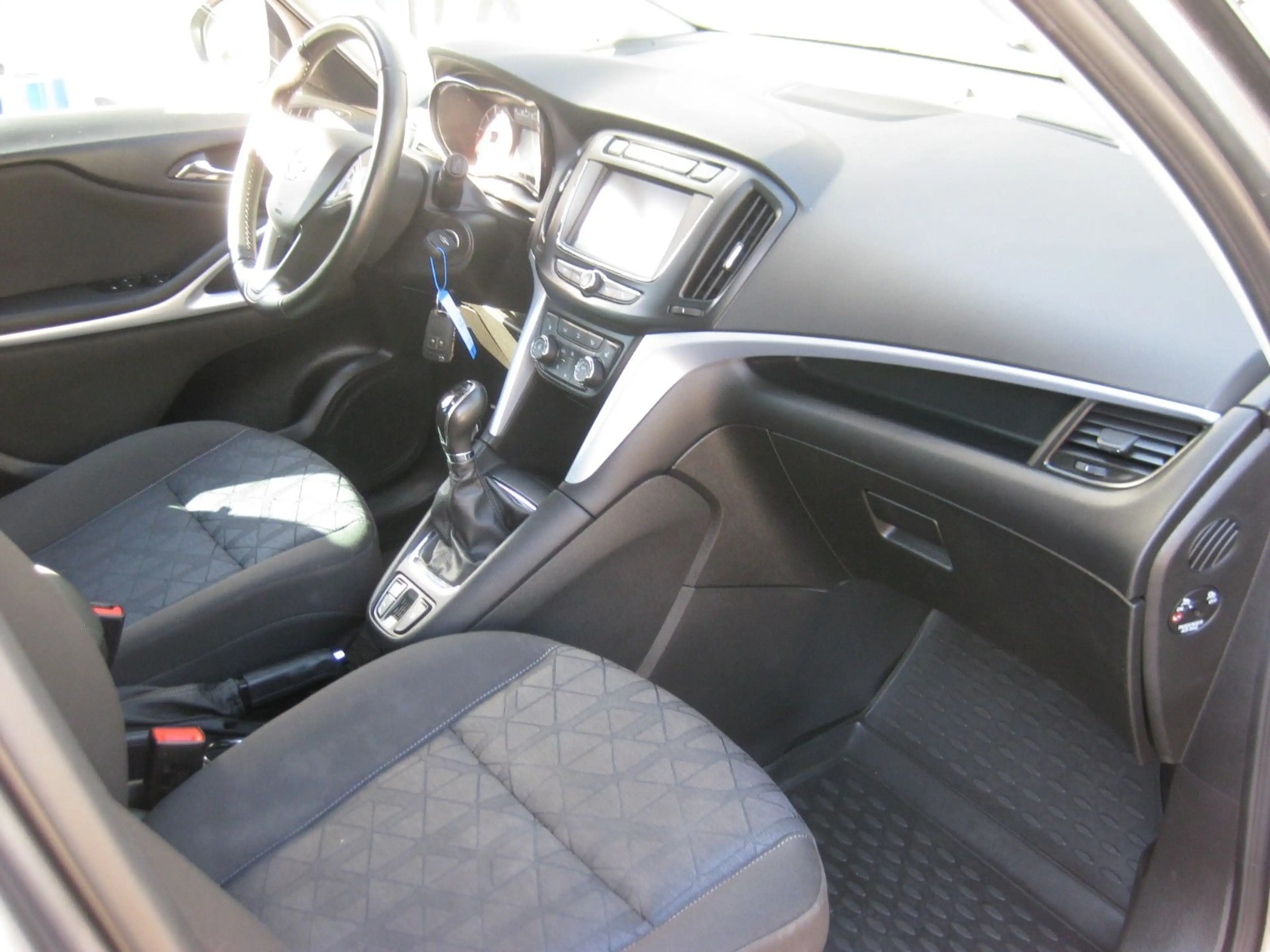 Opel Zafira C 120 Jahre "7-SITZER" — photo 11