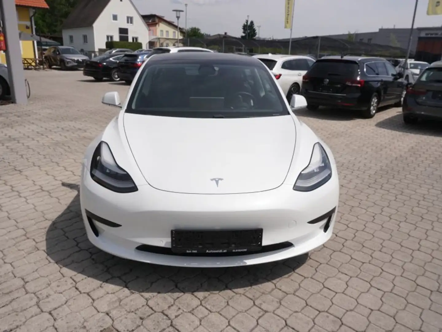 Tesla Model 3 Standard Range *WENIG KM!* White - 2