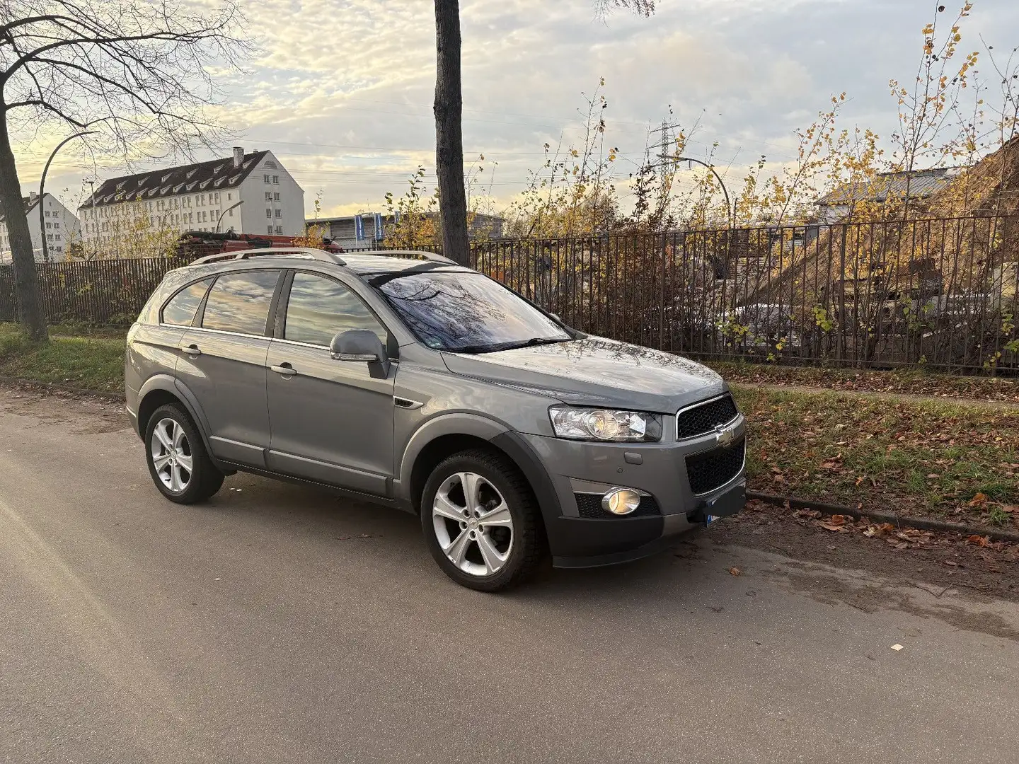 Chevrolet Captiva 2.2 D LTZ 4WD HÄNDLER/EXPORT Gris - 2
