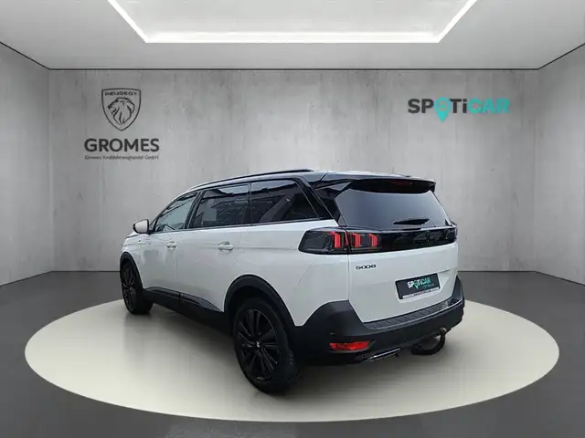 Peugeot 5008 view 5