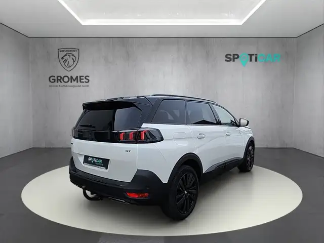 Peugeot 5008 view 3