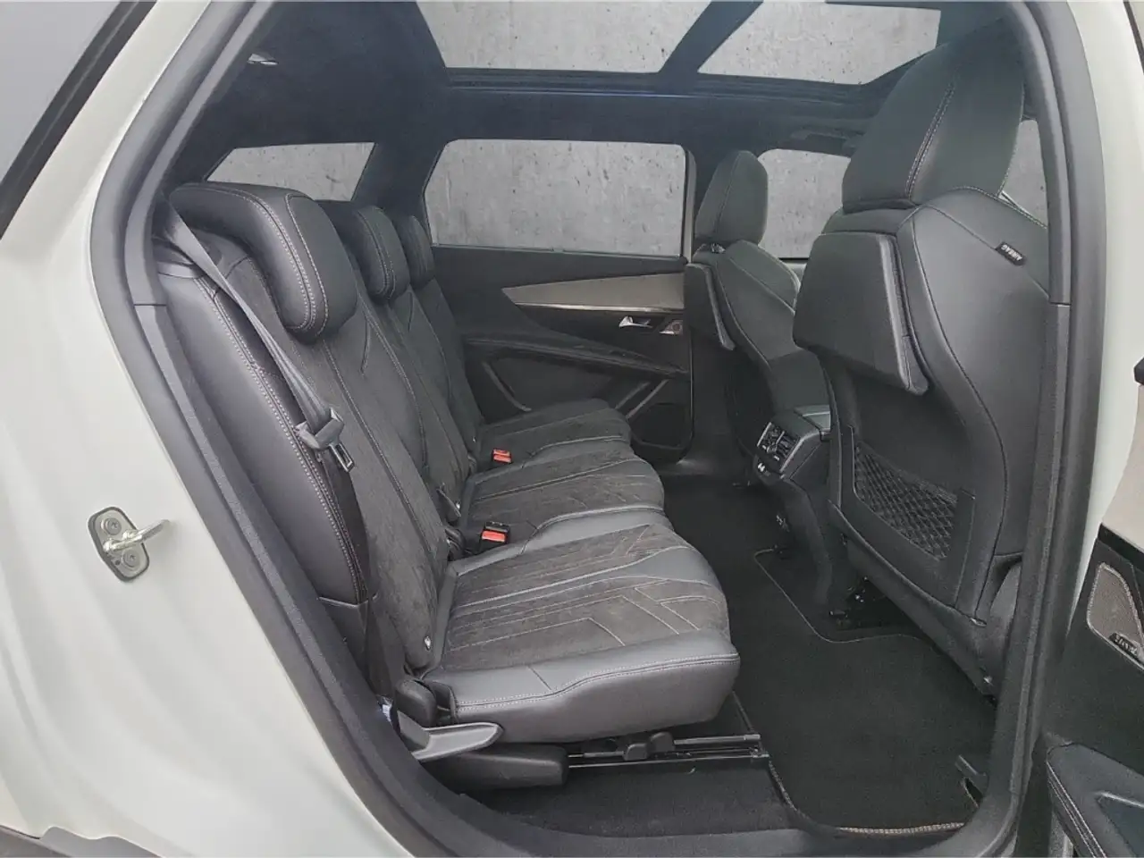 Peugeot 5008 1.5 BlueHDi 130 GT EAT8 7-Sitzer El. Panodach Navi 14