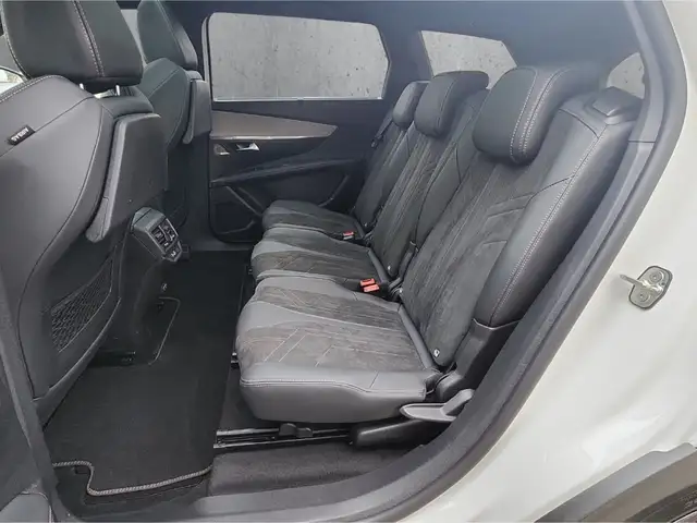 Peugeot 5008 view 8