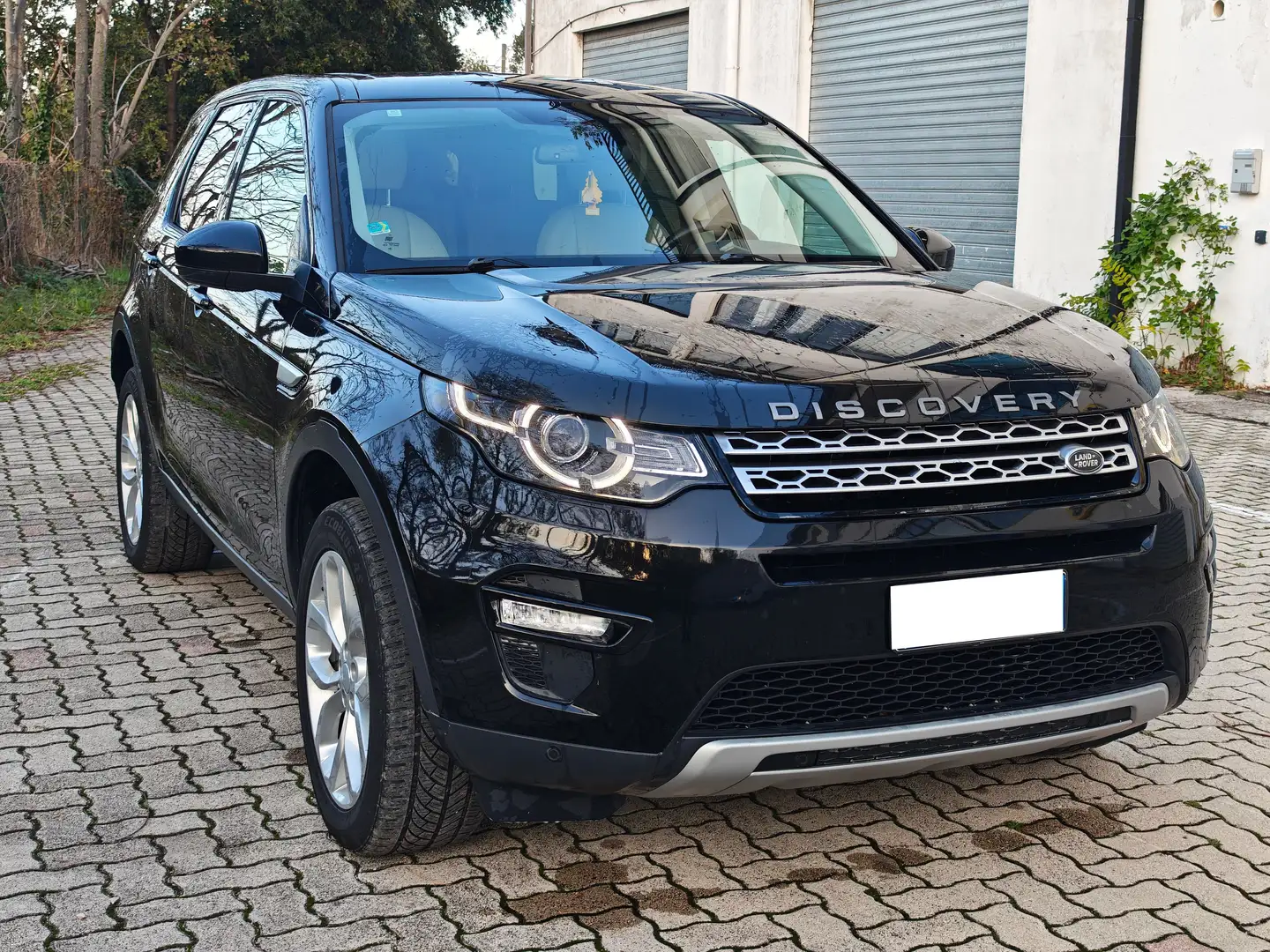 Land Rover Discovery 2.0 td4 SE 180cv Negru - 1