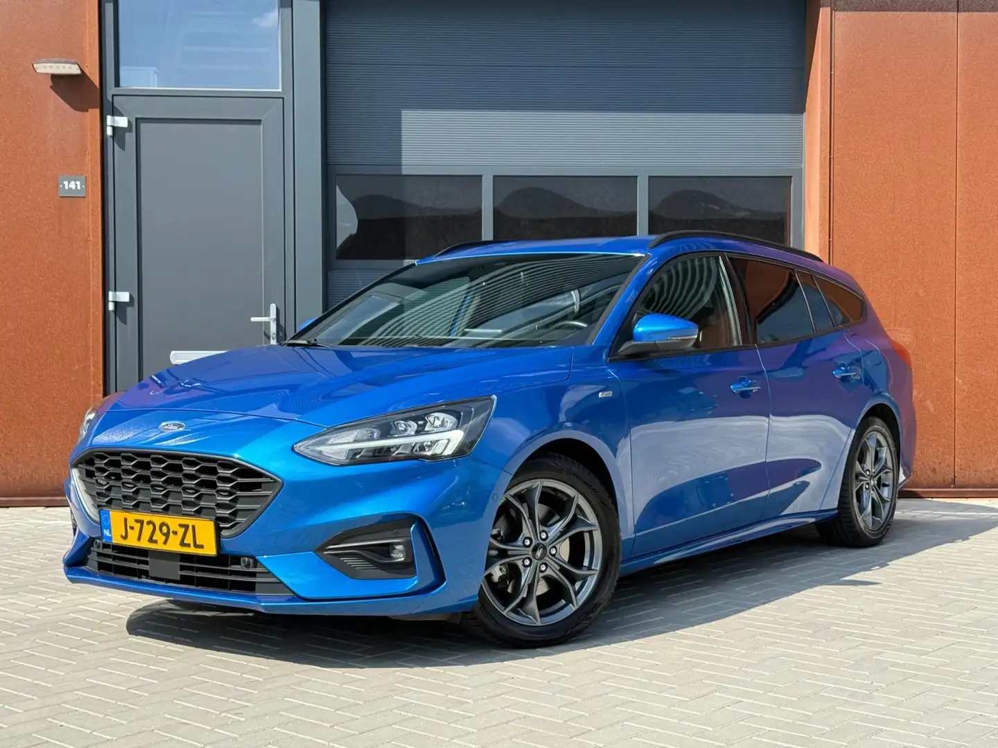 Ford Focus Wagon 1.0 EcoBoost Titanium Business | ST-Line | V Blauw - 1