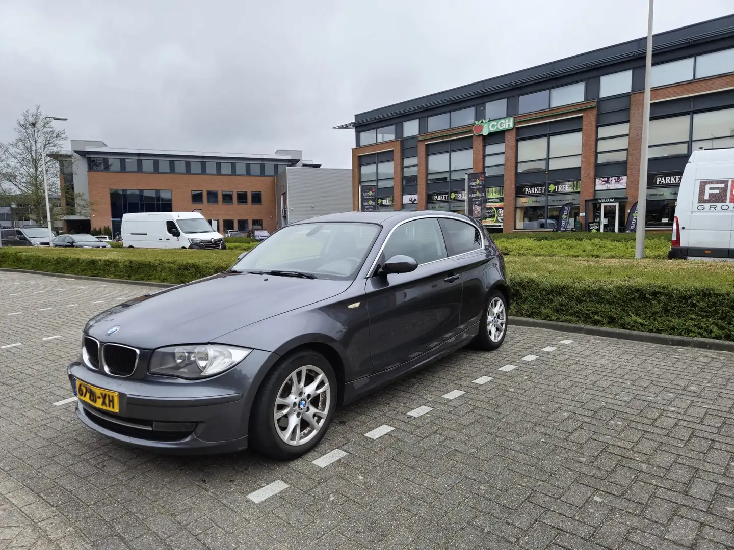 BMW 118 118 118i Business Line Grijs - 2