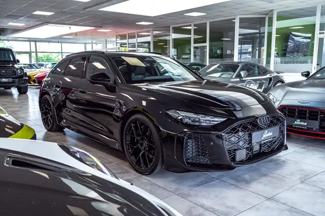 Audi RS5 view 3