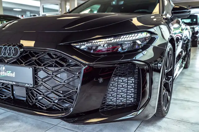 Audi RS5 view 11