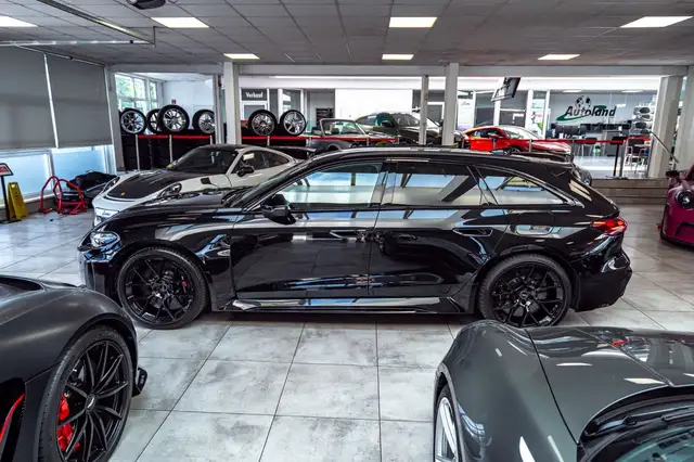 Audi RS5 view 4