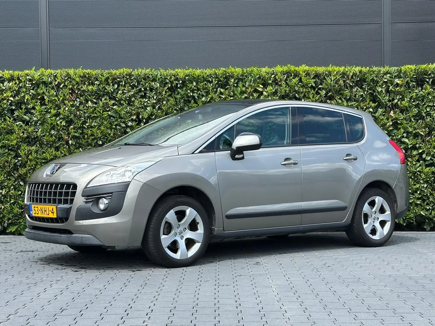Peugeot 3008 1.6 THP ST, NL AUTO, NAP LOGISCH, PANO, NAVI, CRUI Grijs - 1