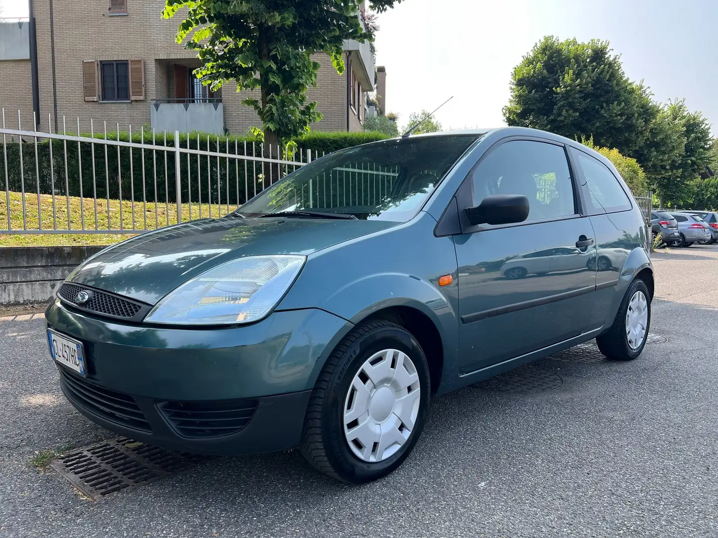 Ford Fiesta 1.4 3 porte euro 4 adatta a neopatentati Grigio - 1