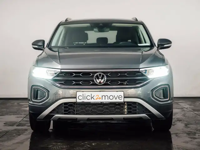 Volkswagen T-Roc view 4