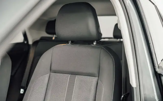 Volkswagen T-Roc view 10