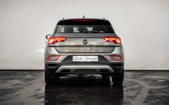 Volkswagen T-Roc view 5
