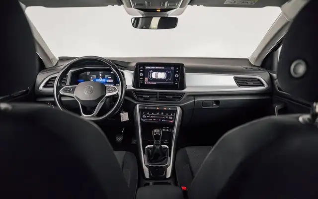 Volkswagen T-Roc view 13