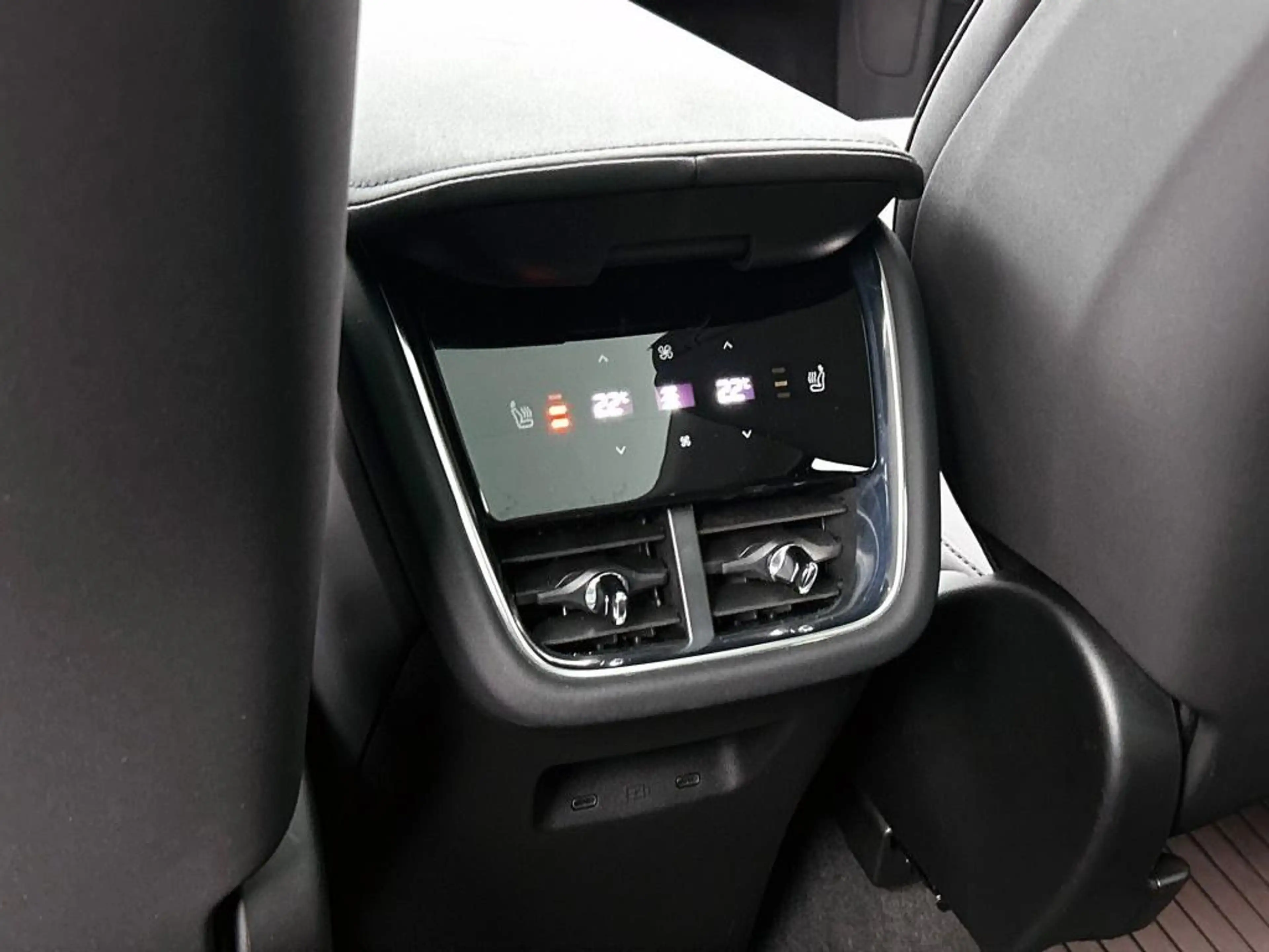 Volvo EX90 Twin Motor Performance Ultra 7p 111 kWh — photo 9