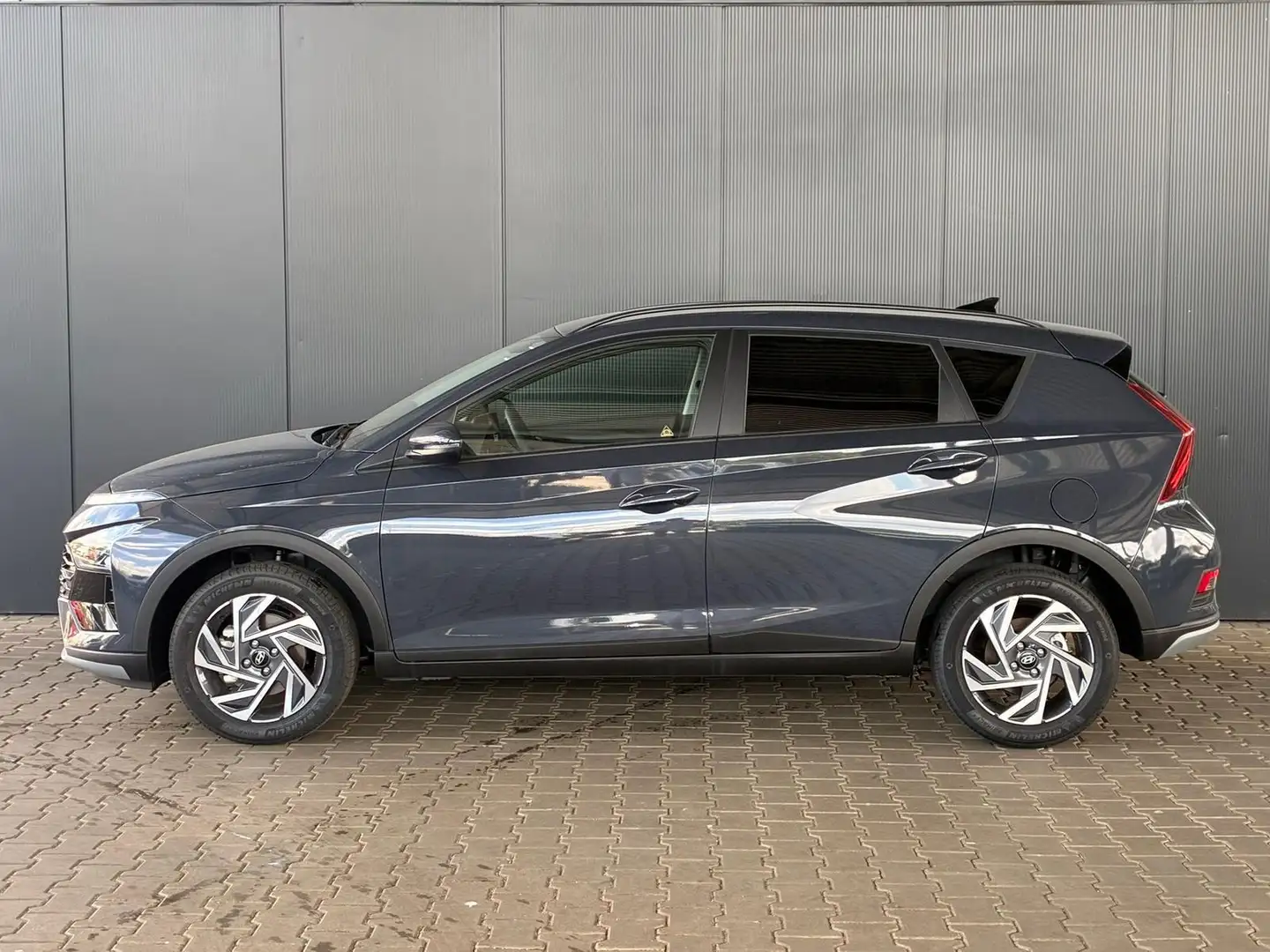 Hyundai BAYON Comfort Plus 1.2 MPI / Sitz + Lenkradheizung PD... Grau - 2