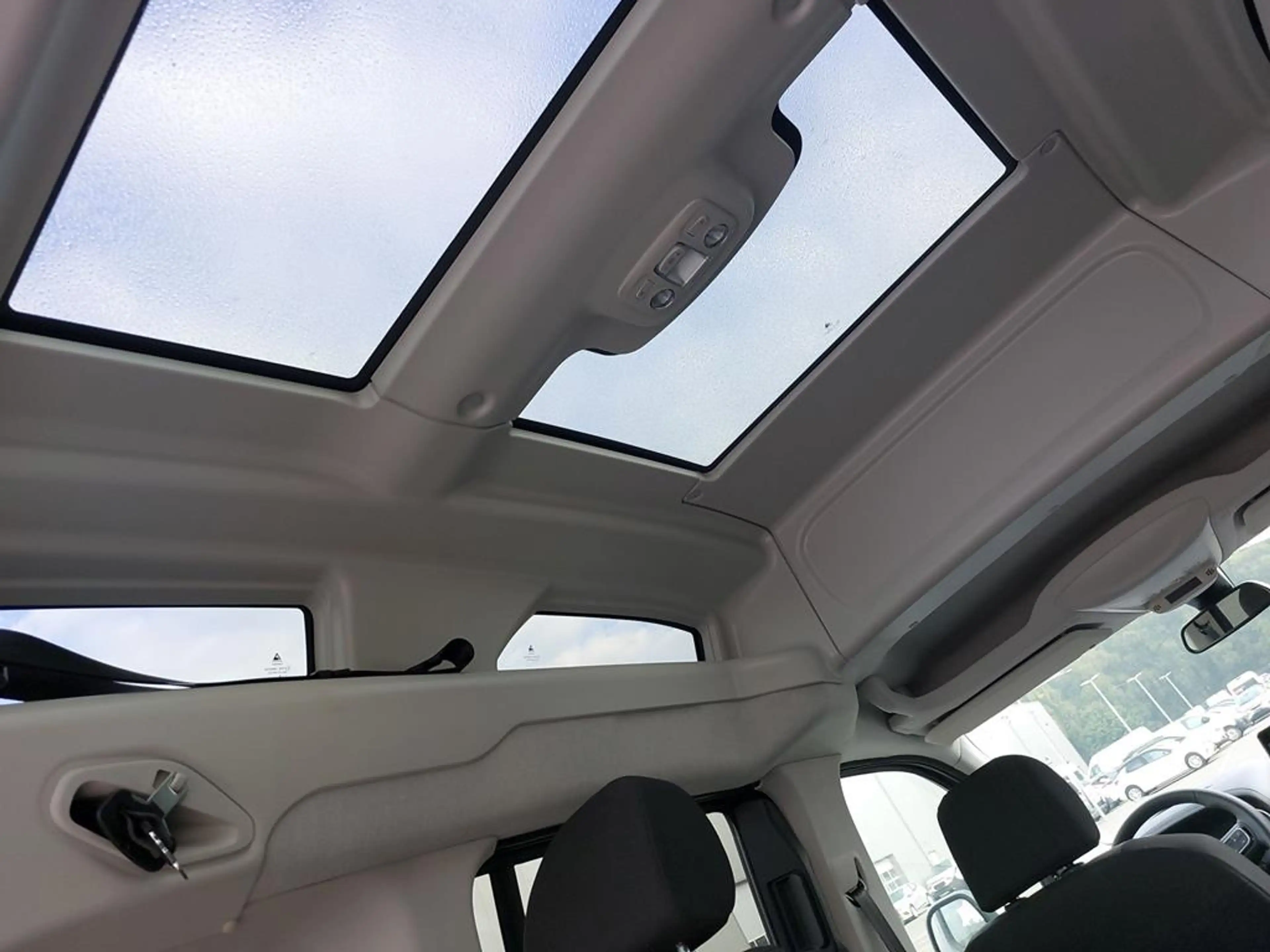 Citroen Berlingo MPV Shine M — photo 15