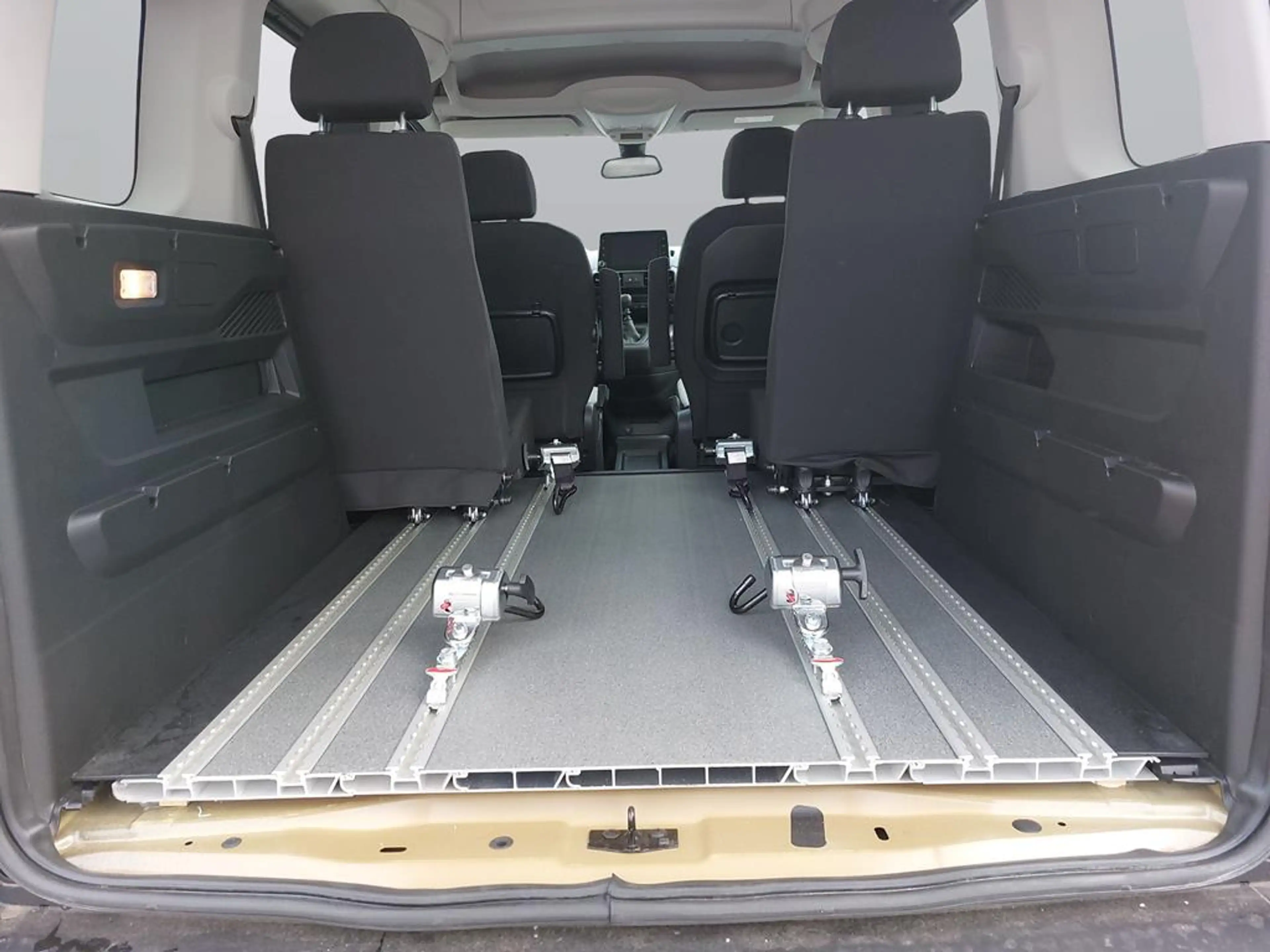 Citroen Berlingo MPV Shine M — photo 7