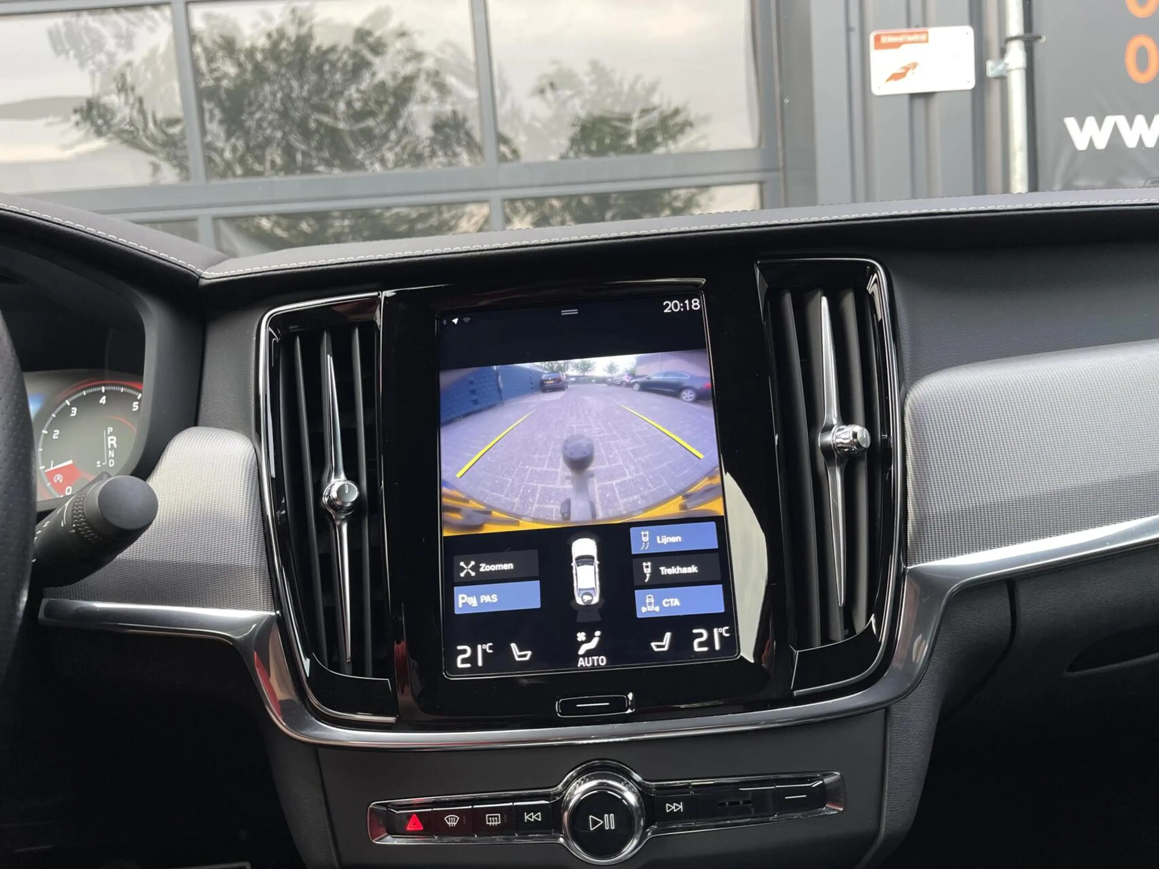 Volvo S90 2.0 T4 R-Design AUT. PILOT ASSIST|BLIS|CARPLAY|HAR — photo 8