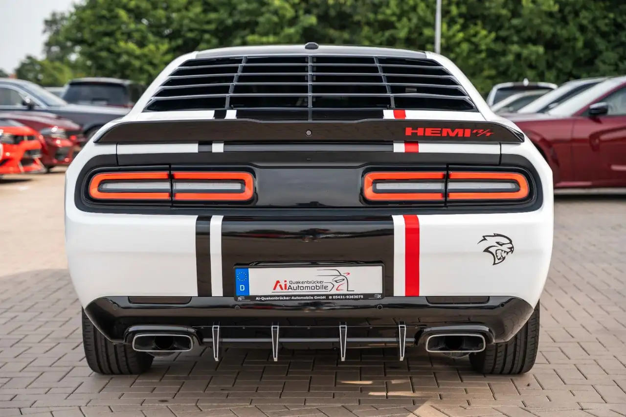 Dodge Challenger 2021 — фото 15