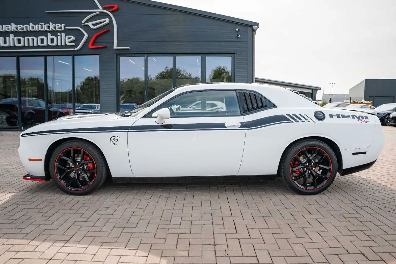 Dodge Challenger 2021 — фото 12
