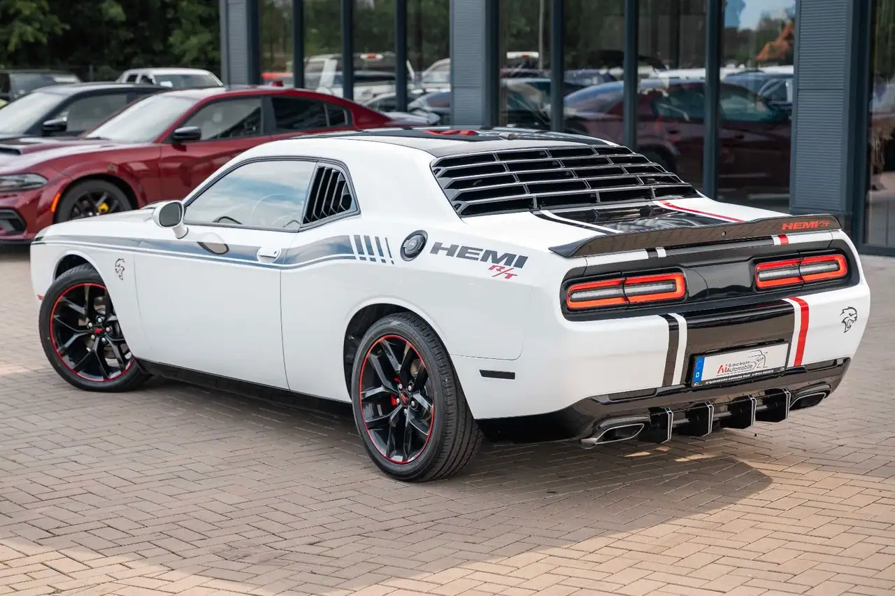 Dodge Challenger 2021 — фото 14