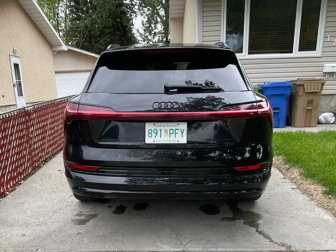 Audi e-tron photo Audi e-tron