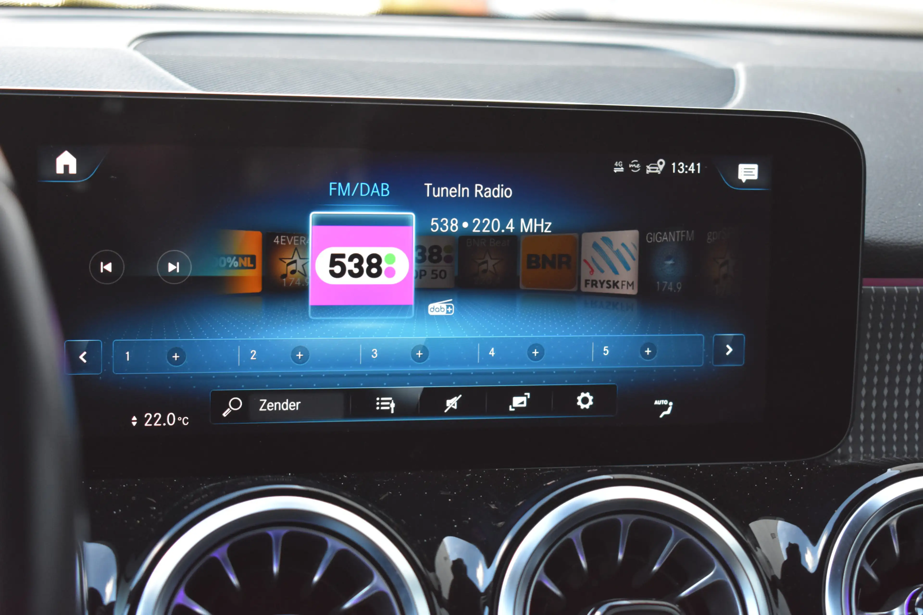 Mercedes-Benz EQB 250 Luxury Line 7p. 67 kWh LED | Camera | Carplay | Ad — photo 14