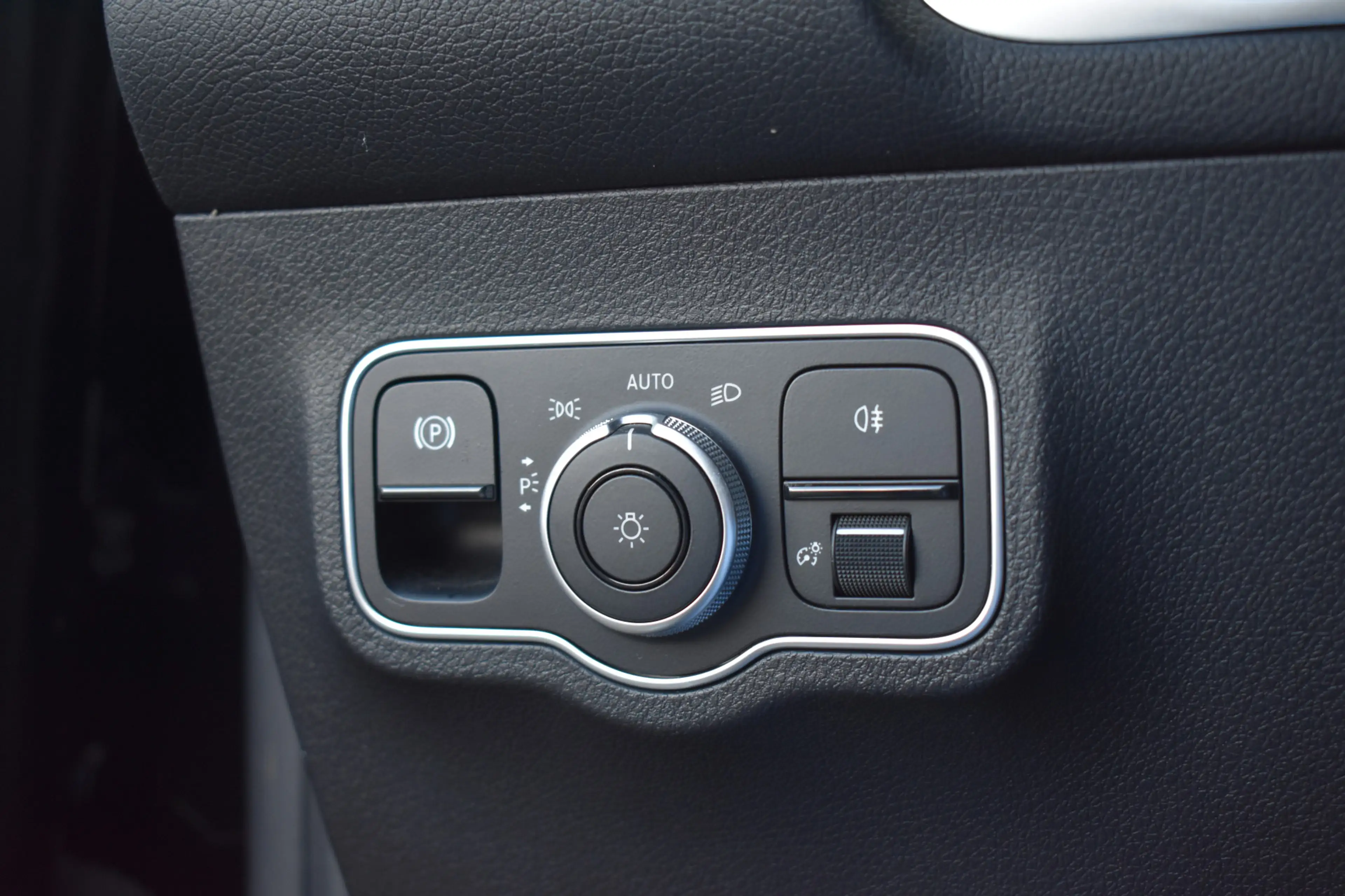 Mercedes-Benz EQB 250 Luxury Line 7p. 67 kWh LED | Camera | Carplay | Ad — photo 9