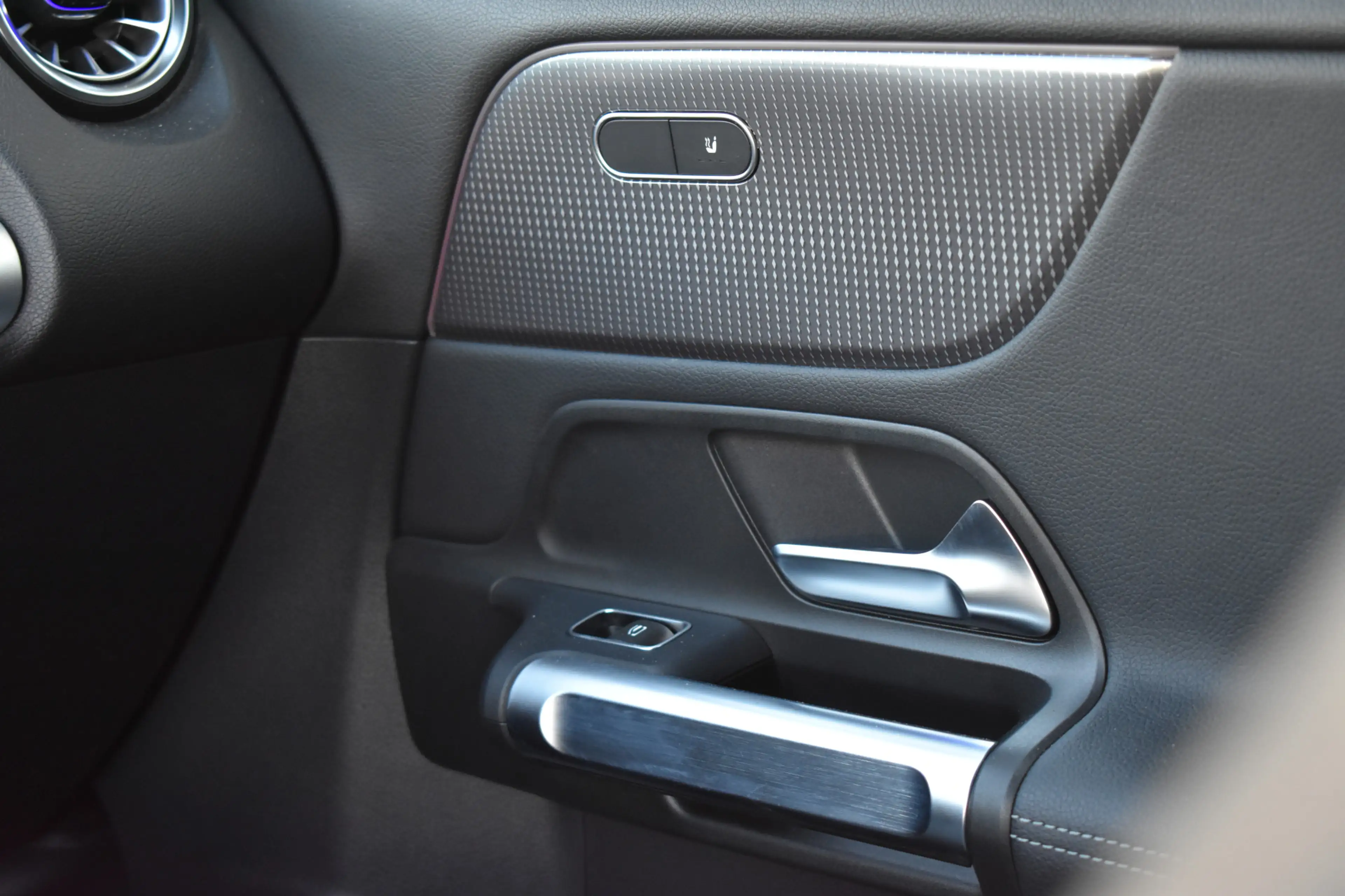 Mercedes-Benz EQB 250 Luxury Line 7p. 67 kWh LED | Camera | Carplay | Ad — photo 20