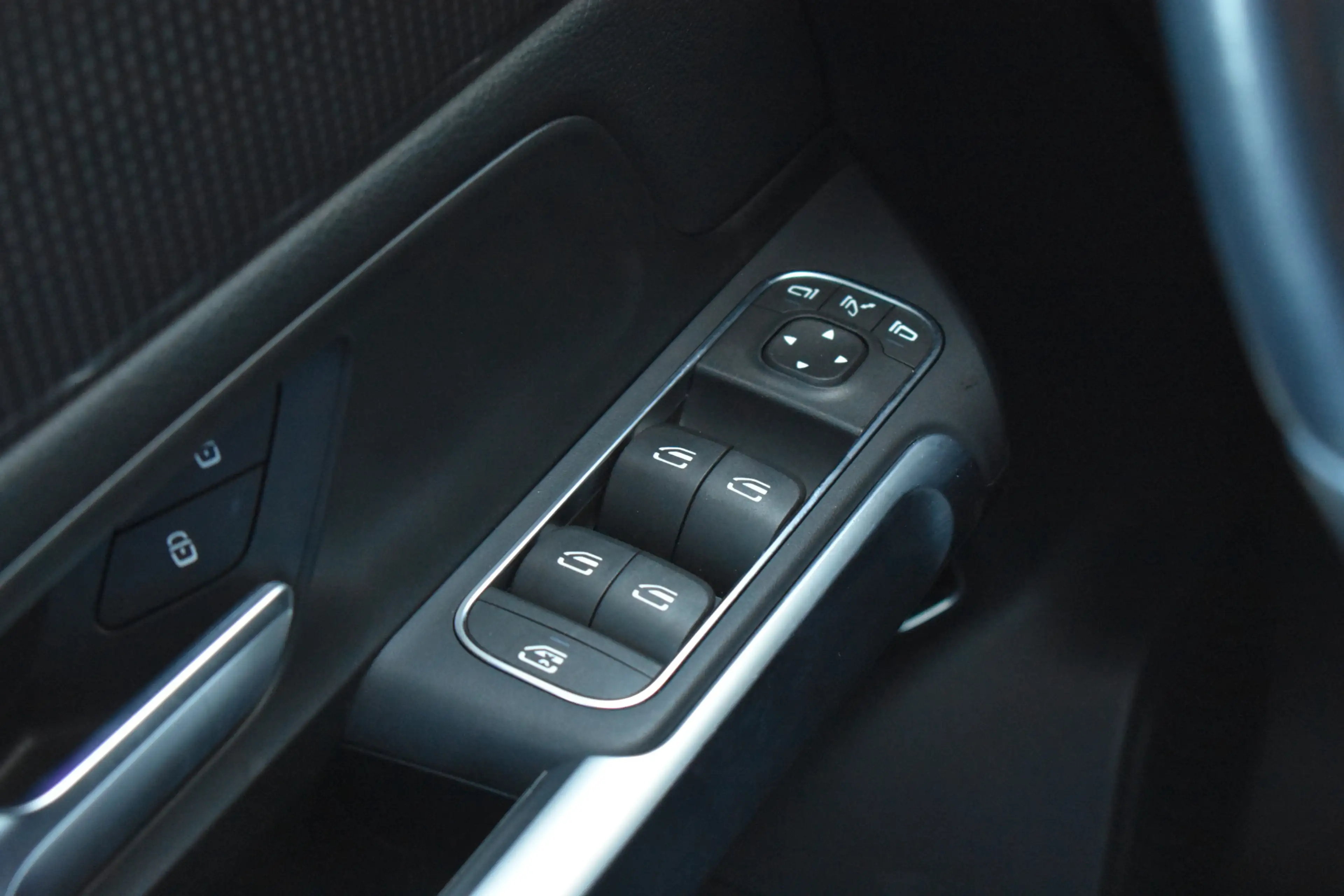 Mercedes-Benz EQB 250 Luxury Line 7p. 67 kWh LED | Camera | Carplay | Ad — photo 23
