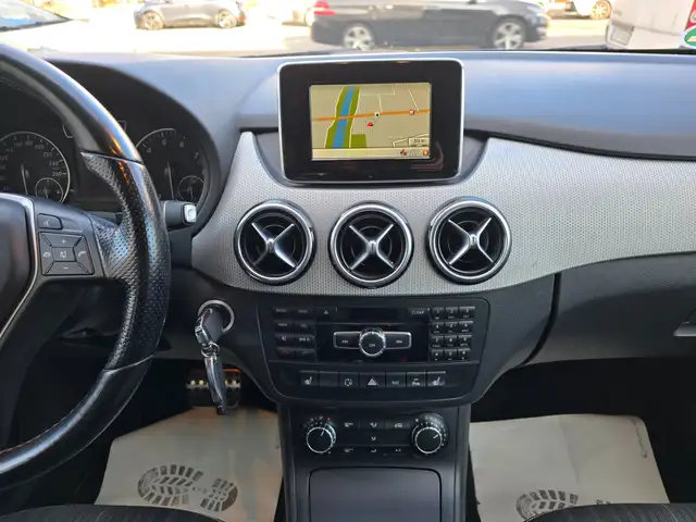 Mercedes-Benz B-Class view 12