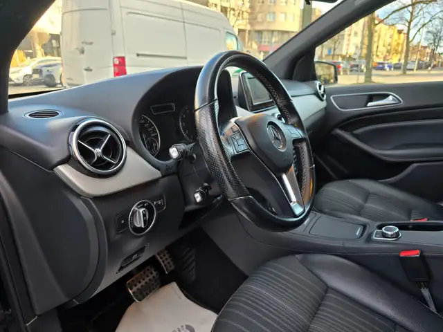 Mercedes-Benz B-Class view 8