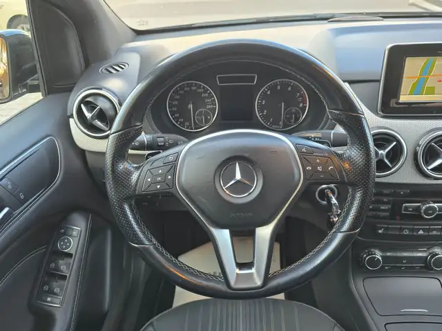 Mercedes-Benz B-Class view 11