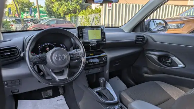 Toyota Yaris Cross view 5