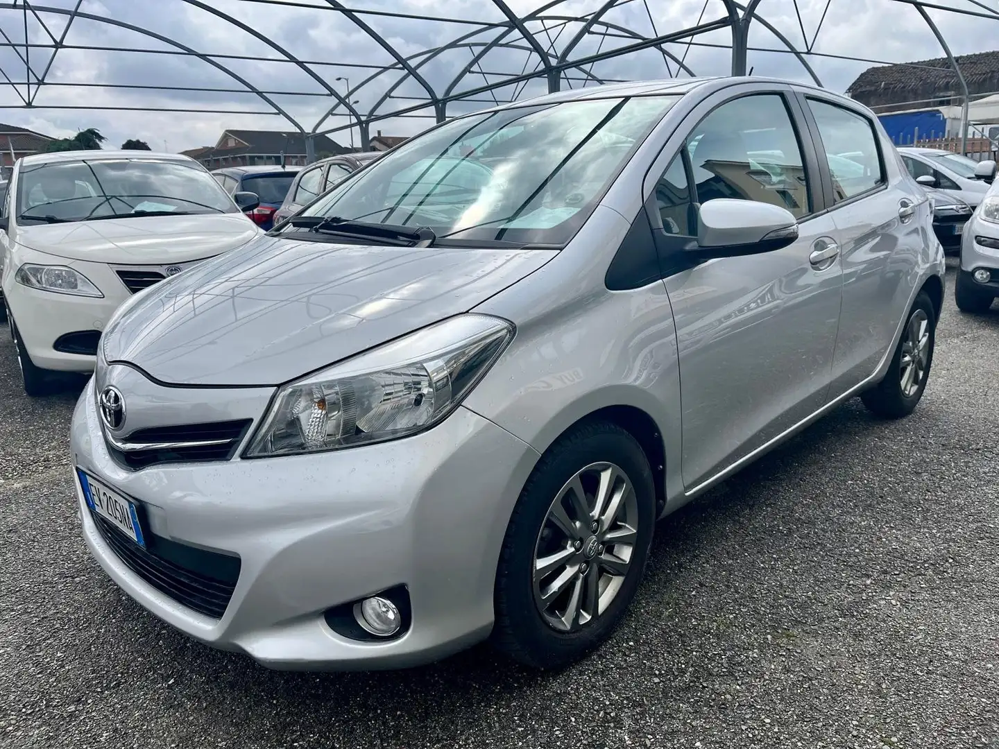 Toyota Yaris Yaris 1.0 ACTIVE 5P Argent - 1